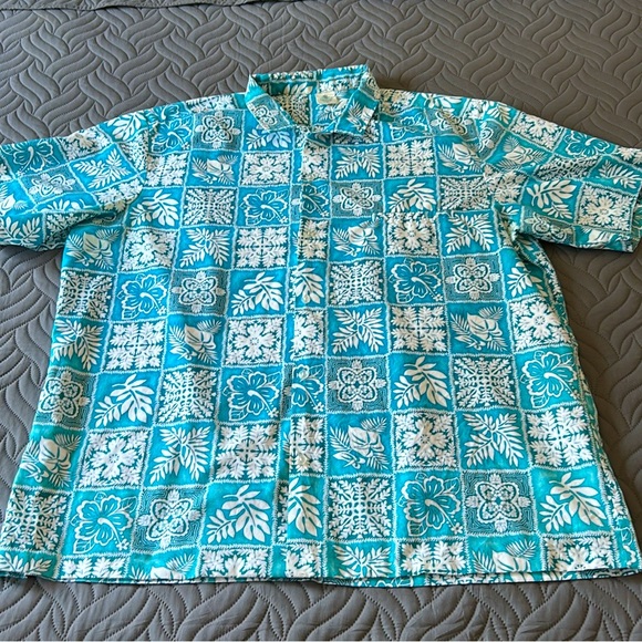 Royal Creations Hawaii Other - 🏝️ Tropical Blue Floral Men's Casual Button Down Shirt